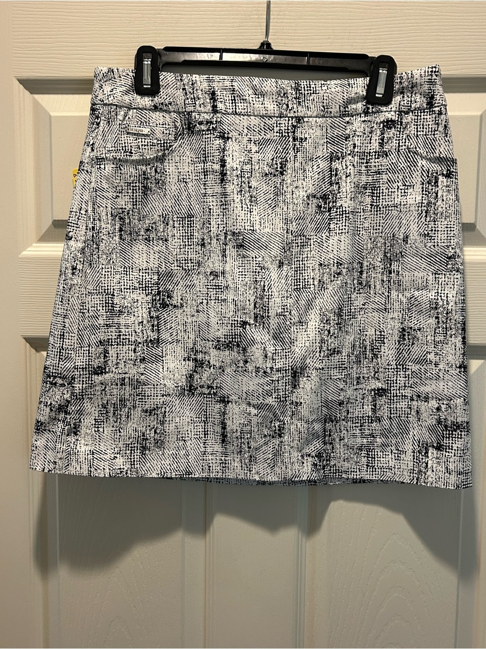 Renuar Classic Black & White Printed A-Line Skort
